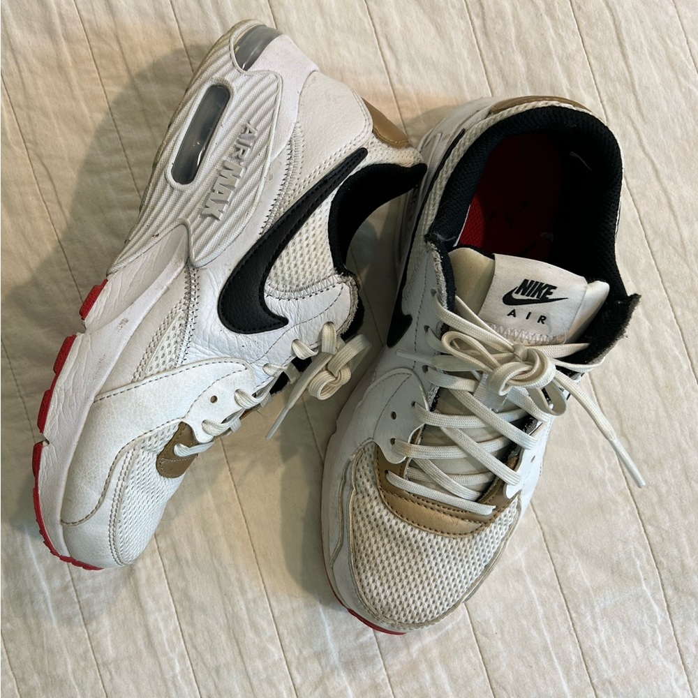Nike White and Black Sneakers
